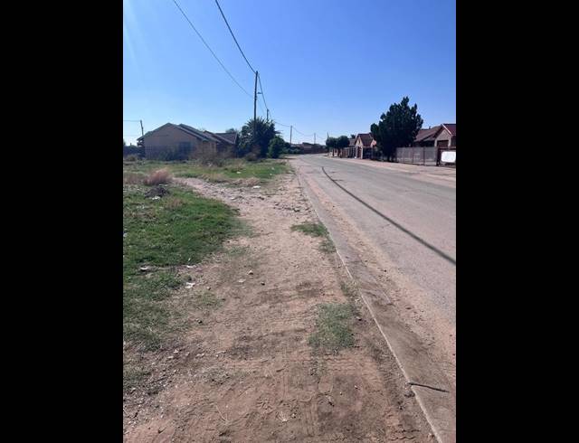 LAND FOR SALE IN MMABATHO 15